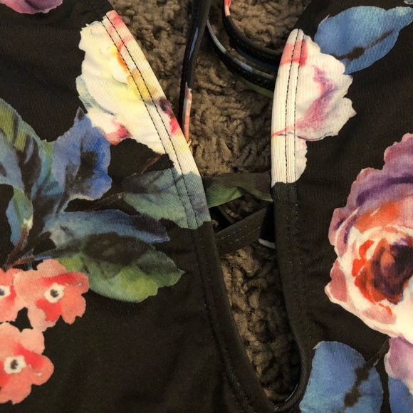 NWT Gianni Bini plunge neckline one piece - Picture 2 of 9